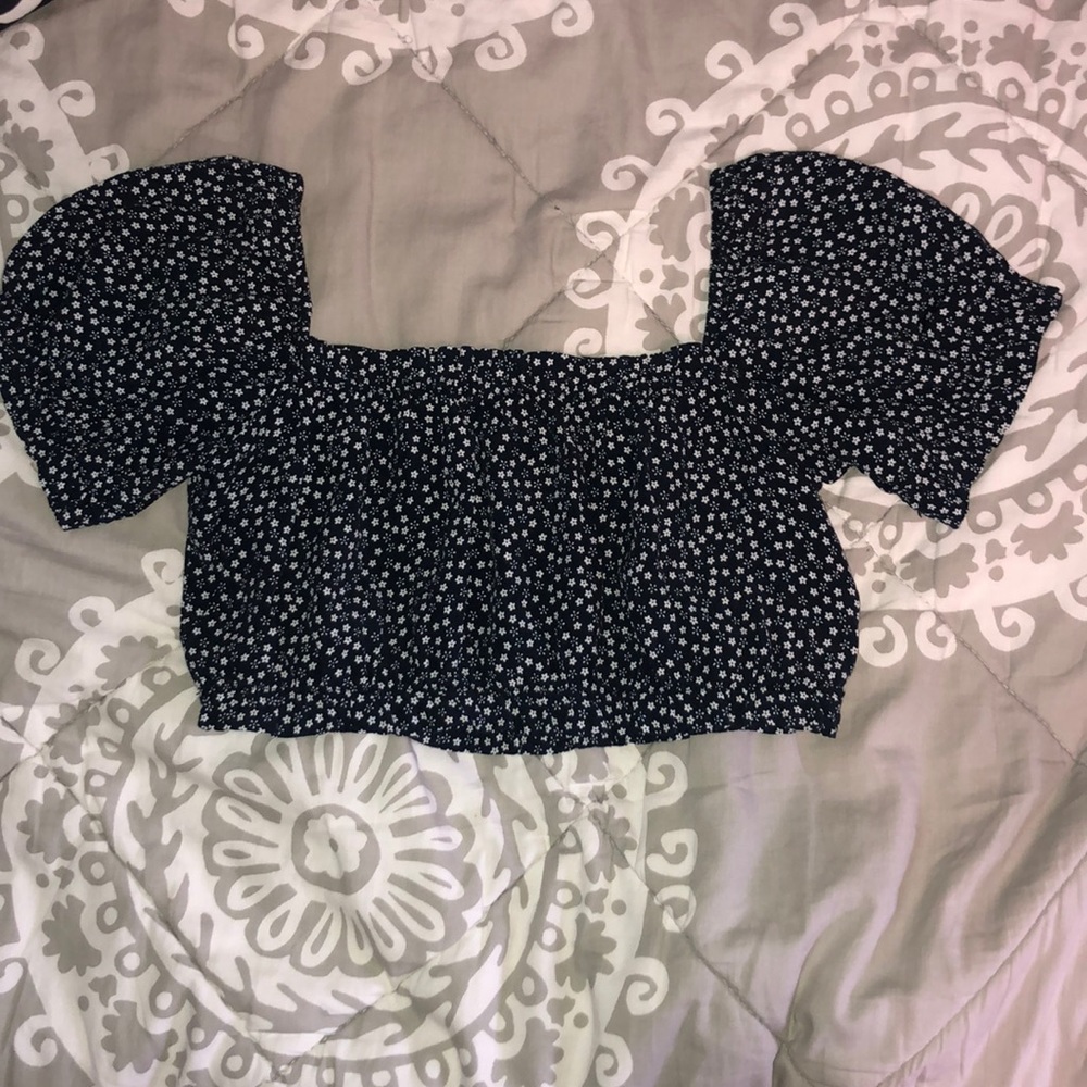 Brandy Melville cropped top.